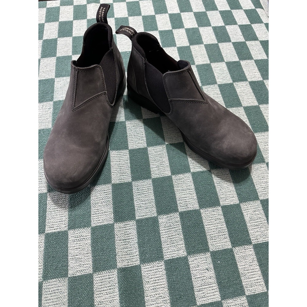 Blundstone #2035 Low-Cut Chelsea Boots in Rustic Black Water-resistant Leather